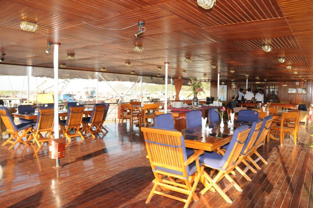 Ganges luxury cruise